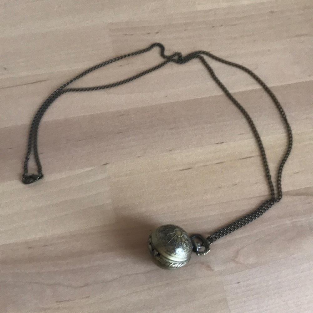 Watch - Picture 4 of 6